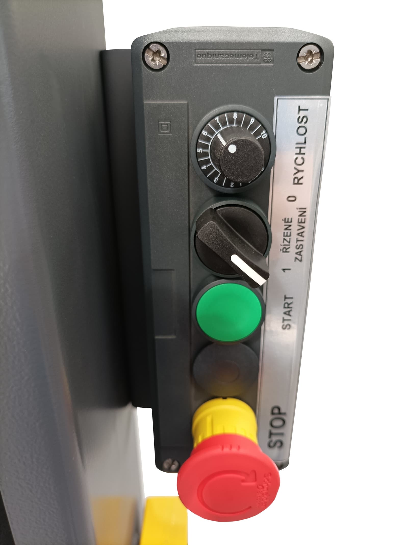 Ovinovací stroj EXP-408